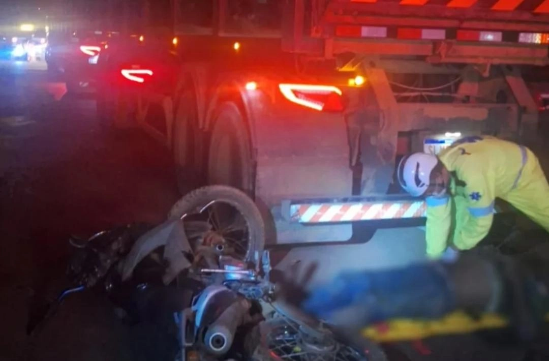 Motociclista fica ferido após colidir na traseira de caminhão na PI-247 em Uruçuí