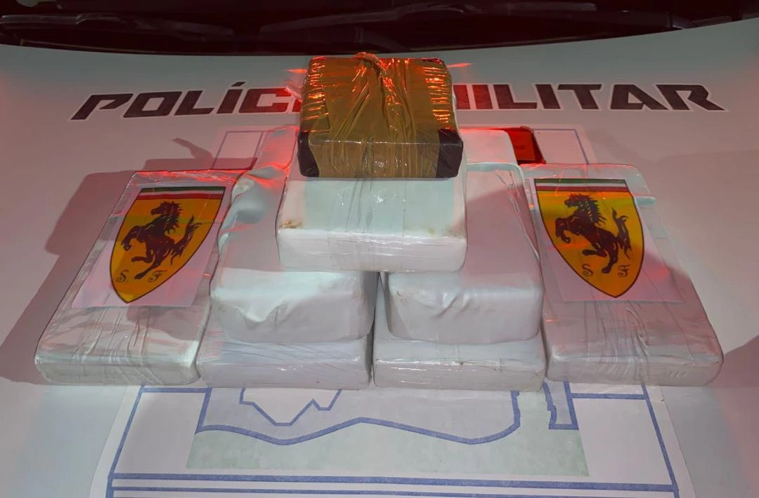 Adolescente é preso transportando oito tabletes de drogas em Oeiras