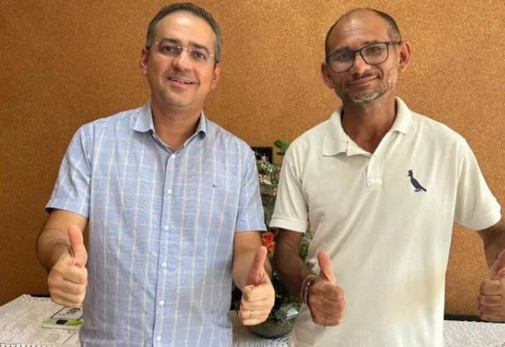 Pré-candidato a prefeito Dr. Hailton Alves recebe adesão do vereador Cleylton Meneses