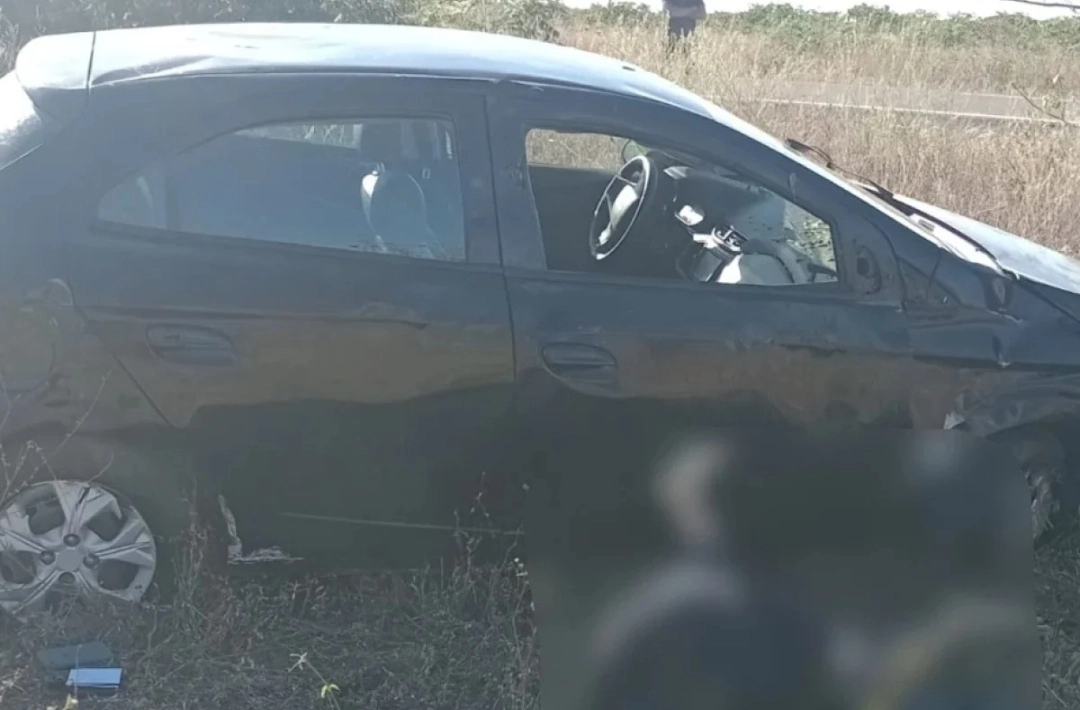 Dois homens morrem após carro capotar na BR-020 próximo ao acesso para Pio IX