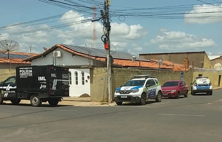 Corpo de homem é encontrado dentro de residência na zona Norte de Teresina