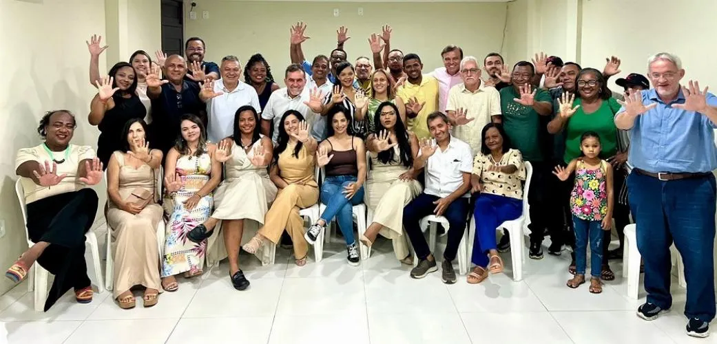 Zé Alberto reúne pré-candidatos a vereadores de Oeiras para fortalecer projeto político