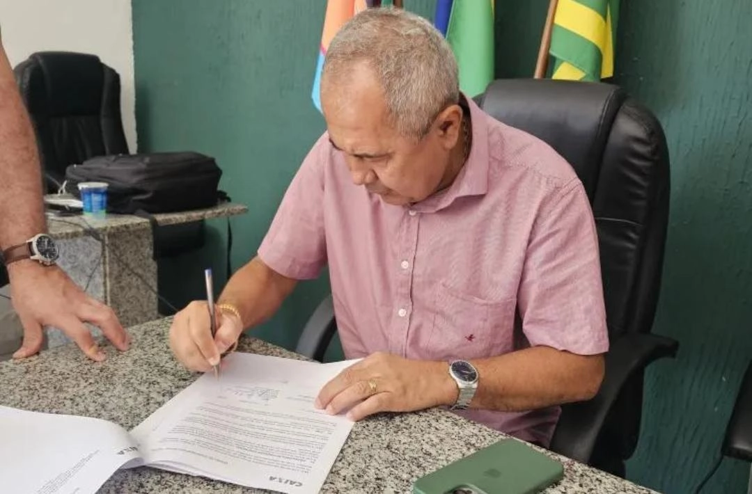 São Miguel do Fidalgo assina contratos para construção de 32 casas do Minha Casa Minha Vida Rural