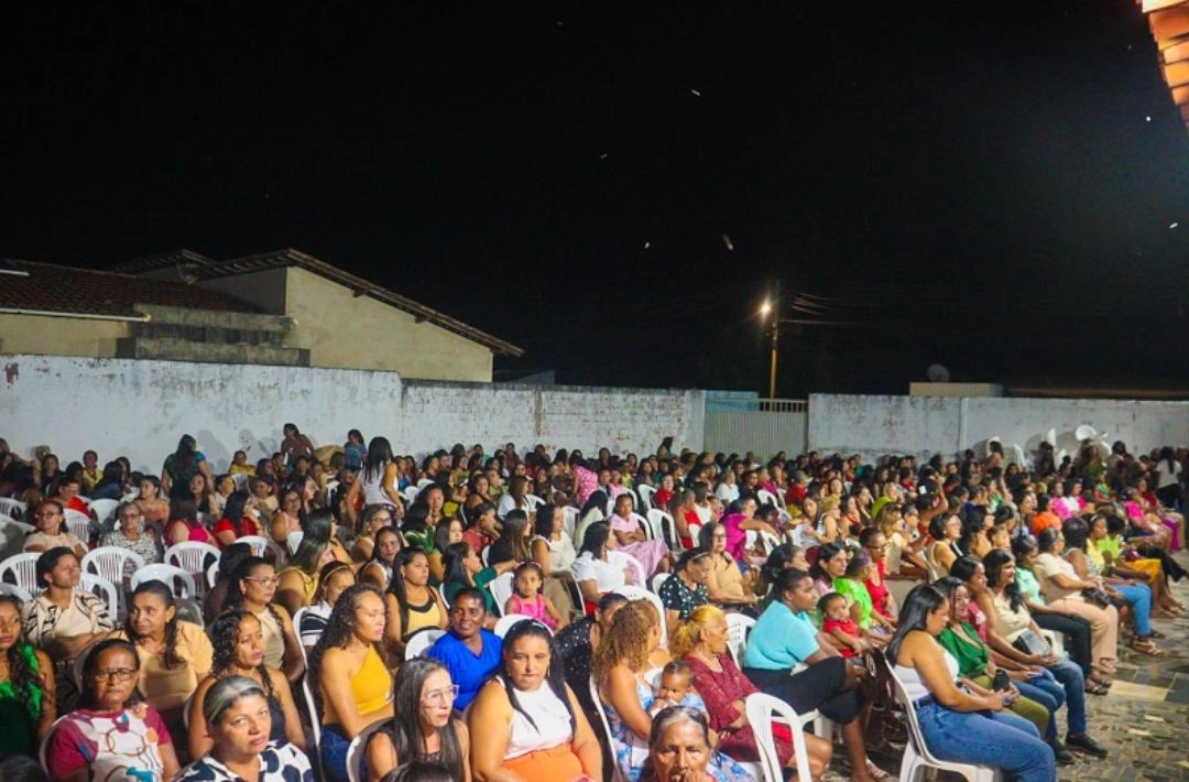 Festa das Mães reúne grande público em noite de homenagens no Natus Clube em Colônia do Piauí