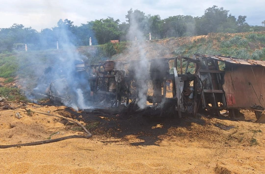 Vídeo registra colisão que deixou três mortos carbonizados na PI-247 em Uruçuí