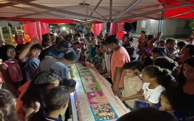 Ação realizada por amigos levam alegria e solidariedade à Vila Santa Teresa no Dia das Crianças