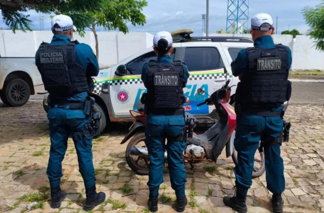 Motocicleta furtada em Picos é localizada às margens da PI-236 na zona rural de Oeiras