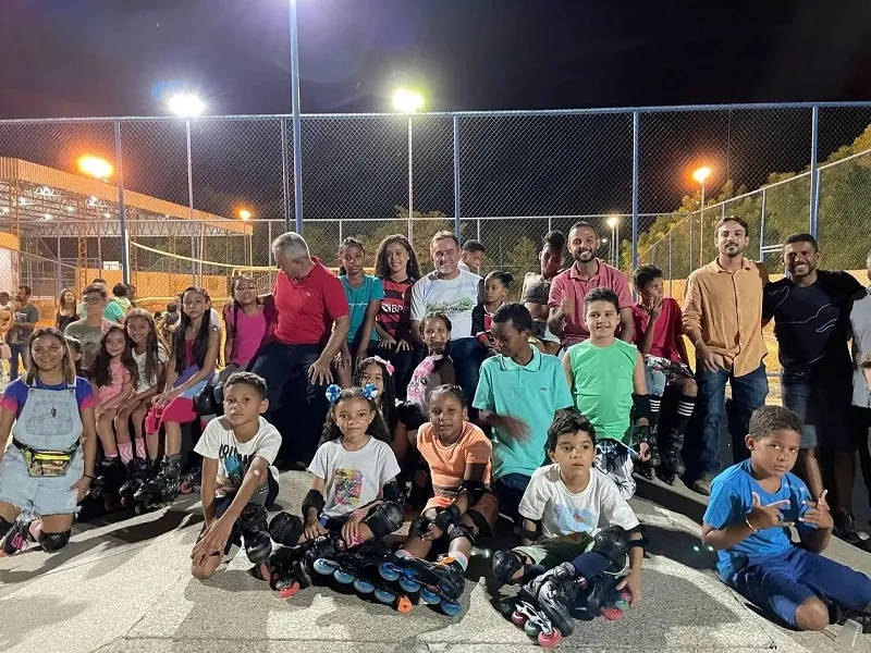 Praça da Juventude recebe melhorias na iluminação e circuito de patins em Oeiras