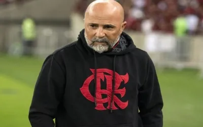 Sampaoli dirige treino no ninho enquanto futuro no Flamengo é incerto