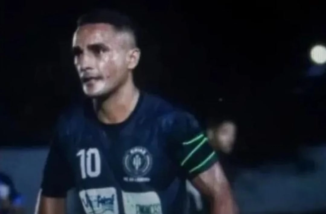 Jogador de futebol morre após colidir em égua solta na PI-110 em Miguel Alves