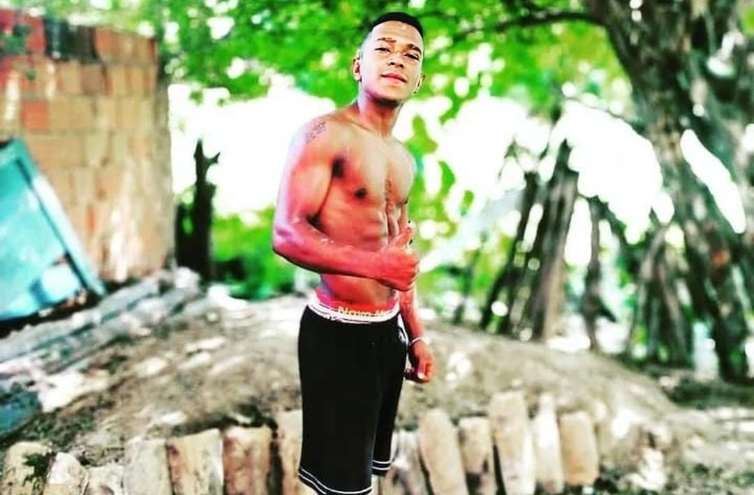 Homem é atingido com diversos golpes de faca no bairro Várzea, em Oeiras