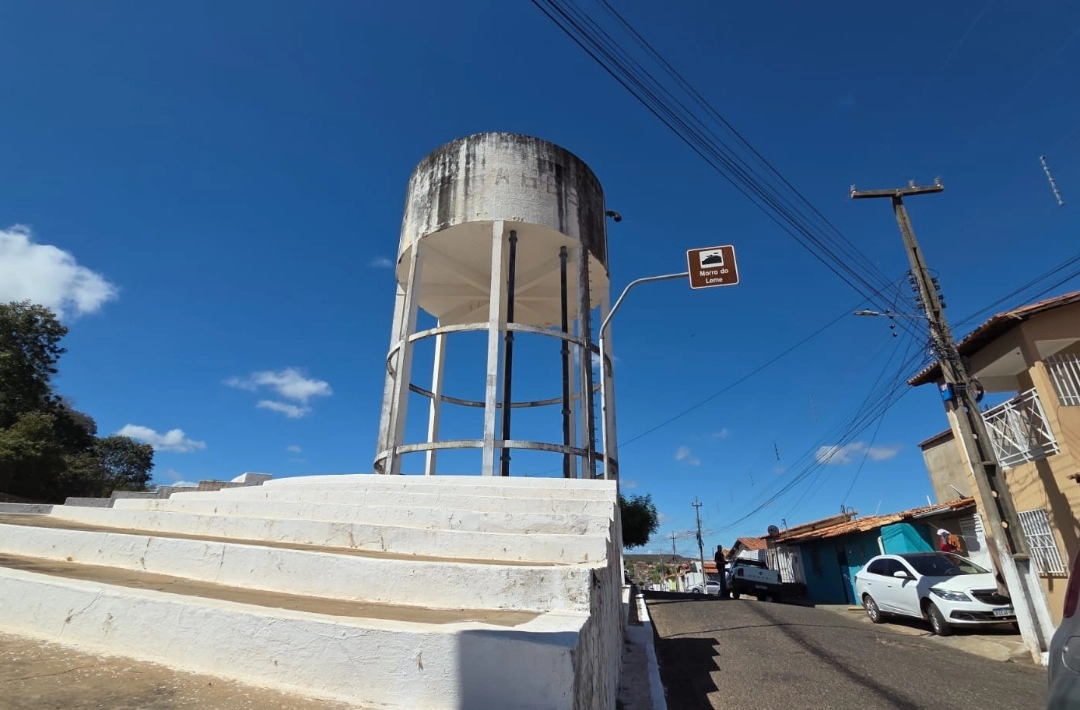 Águas do Piauí realiza melhoria em reservatório no bairro Leme, em Oeiras