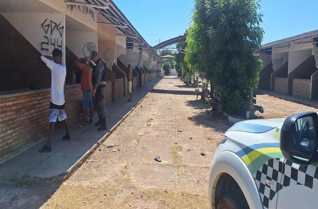 Polícia Militar realiza operação preventiva contra entorpecentes em Oeiras