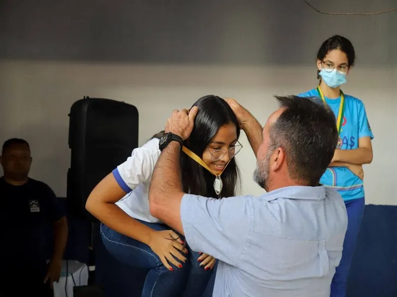 Educação Municipal de Oeiras conquista medalhas em olimpíadas nacionais de Química e Literatura