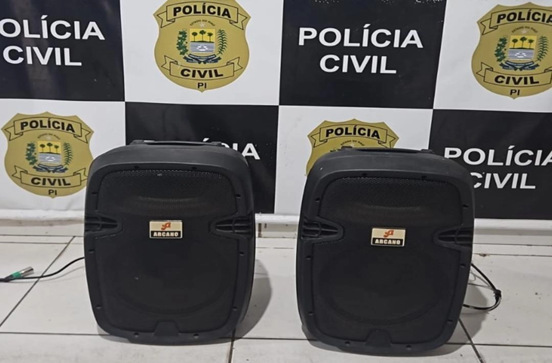 Polícia recupera caixas de som furtadas da Igreja da Conceição e conduz suspeito de receptação em Oeiras