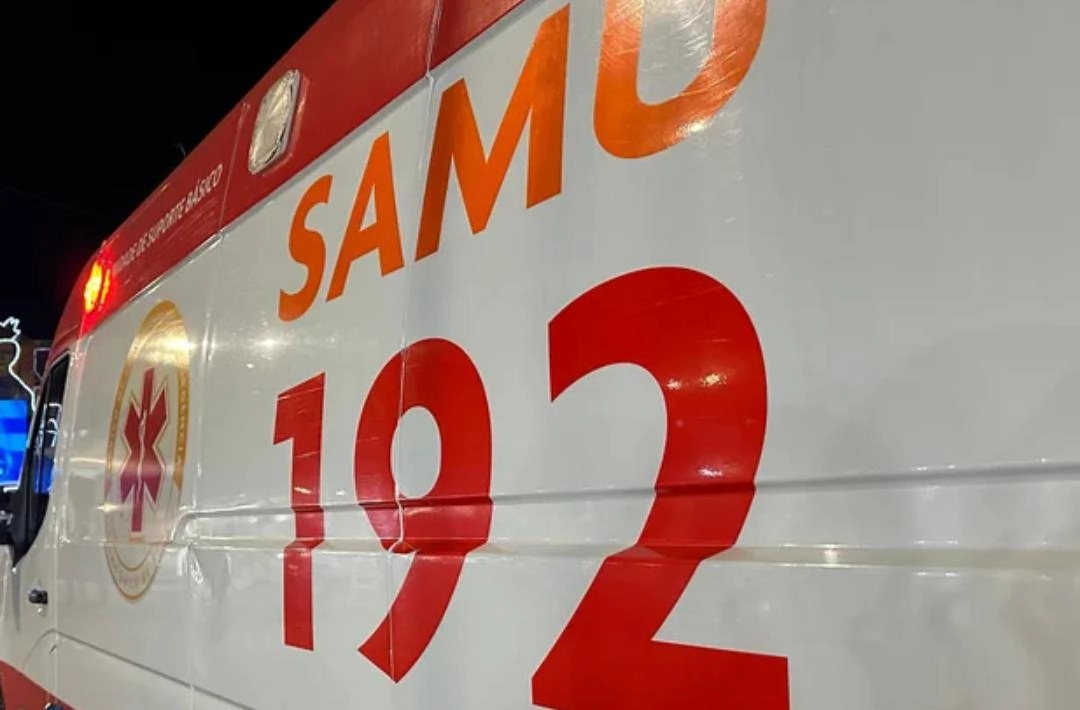 Colisão envolvendo duas motocicletas e um carro deixa feridos em Oeiras