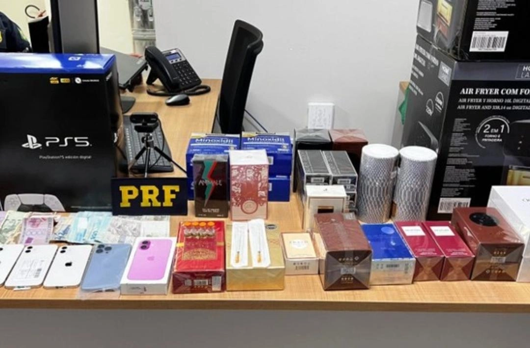 PRF apreende carga de mercadorias estrangeiras durante fiscalização em Picos