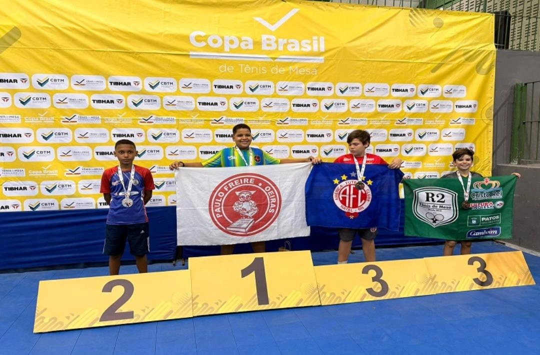 Aluno da Escola Paulo Freire conquista ouro e prata na Copa do Brasil de Tênis de Mesa