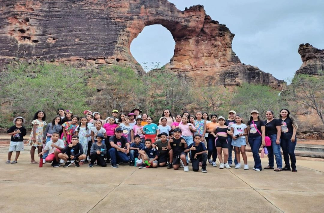 Escola Dom Expedito Lopes realiza projeto de História com visita ao Parque Nacional Serra da Capivara
