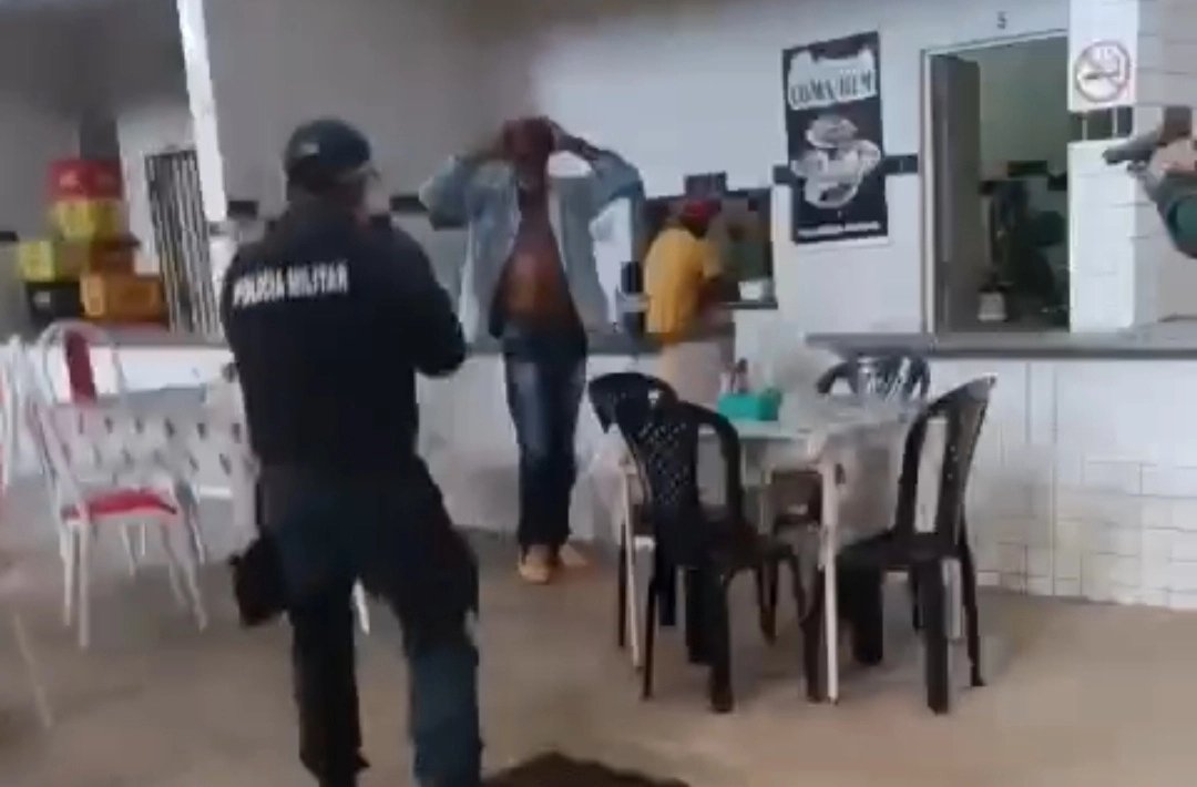 VÍDEO: Suspeito de feminicídio na zona rural de Oeiras é preso no Mercado Municipal