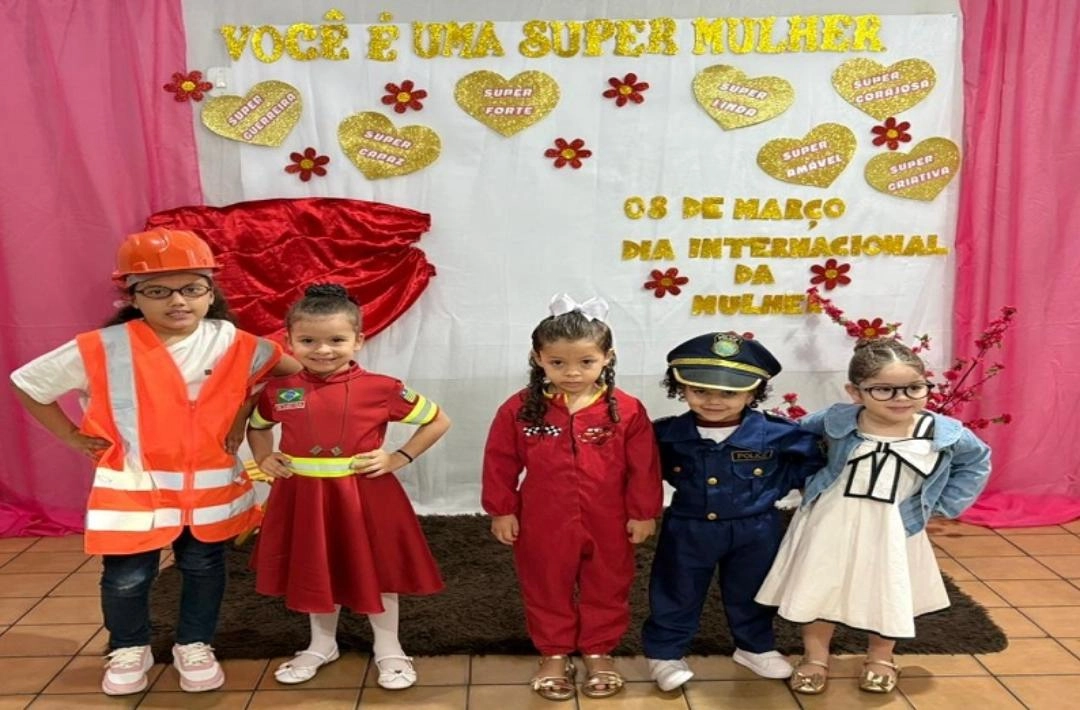 Alunos da Educação Infantil do Colégio Paulo Freire realizam homenagem pelo Dia Internacional da Mulher