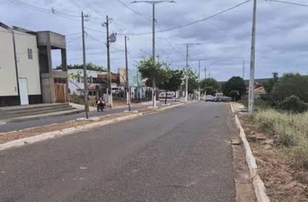 Colisão entre duas motos deixa três pessoas feridas em Oeiras