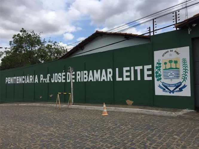 Dois detentos são encontrados mortos em celas da Casa de Custódia de Teresina