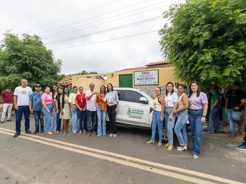 Prefeitura de São Miguel do Fidalgo entrega veículo para fortalecer trabalho de Assistência Social