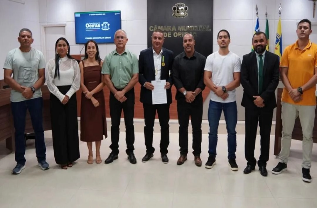 Câmara de Oeiras homenageia sargento Cledenilson Costa por serviços prestados ao município