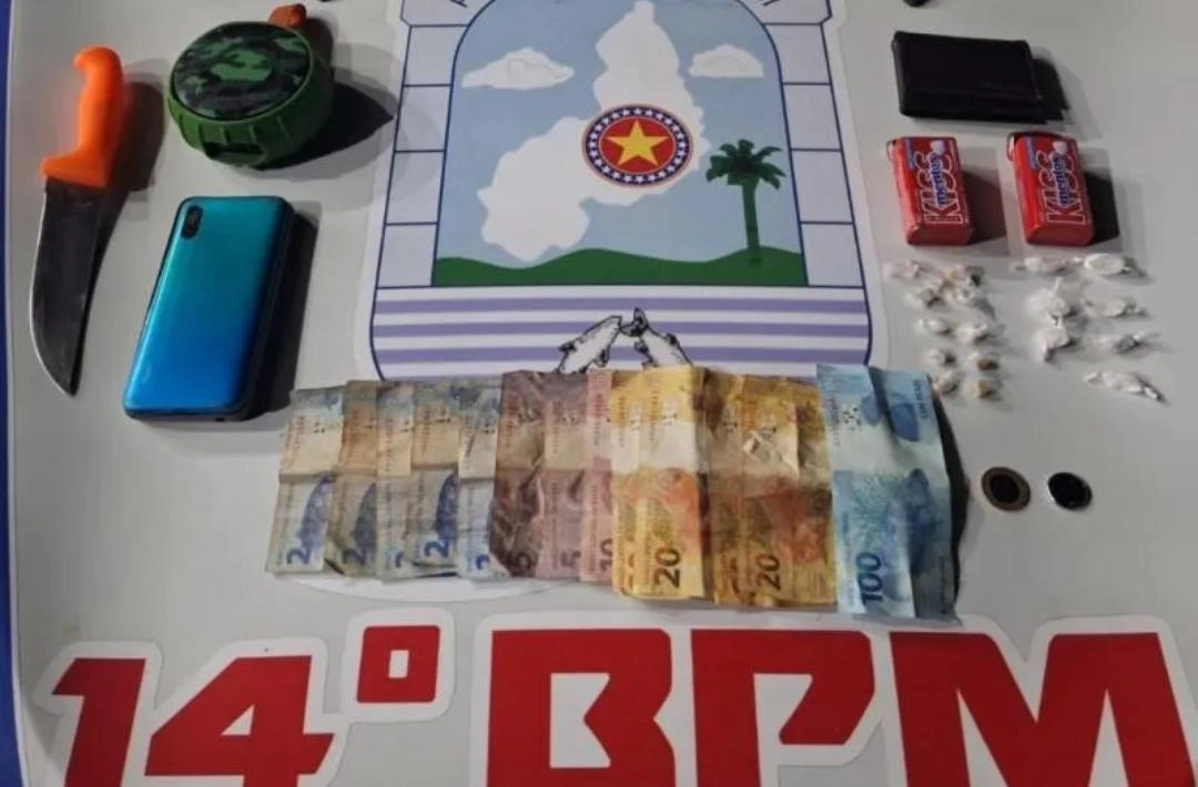 Polícia Militar apreende drogas e conduz dois suspeitos à Delegacia em Oeiras