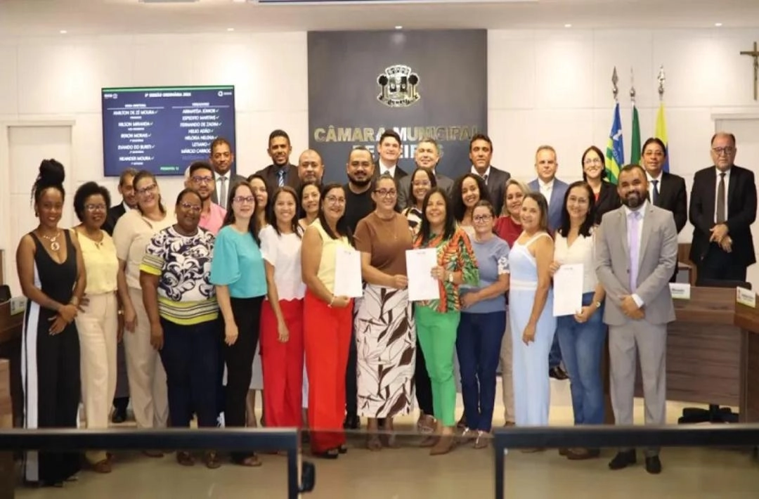 Câmara Municipal homenageia educação de Oeiras por reconhecimento no Prêmio Alfa-10
