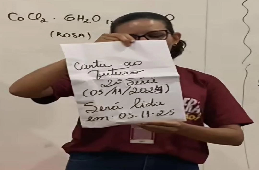 Estudantes da 3ª série realizam abertura das cartas escritas no ano anterior na Sociedade Educacional Paulo Freire