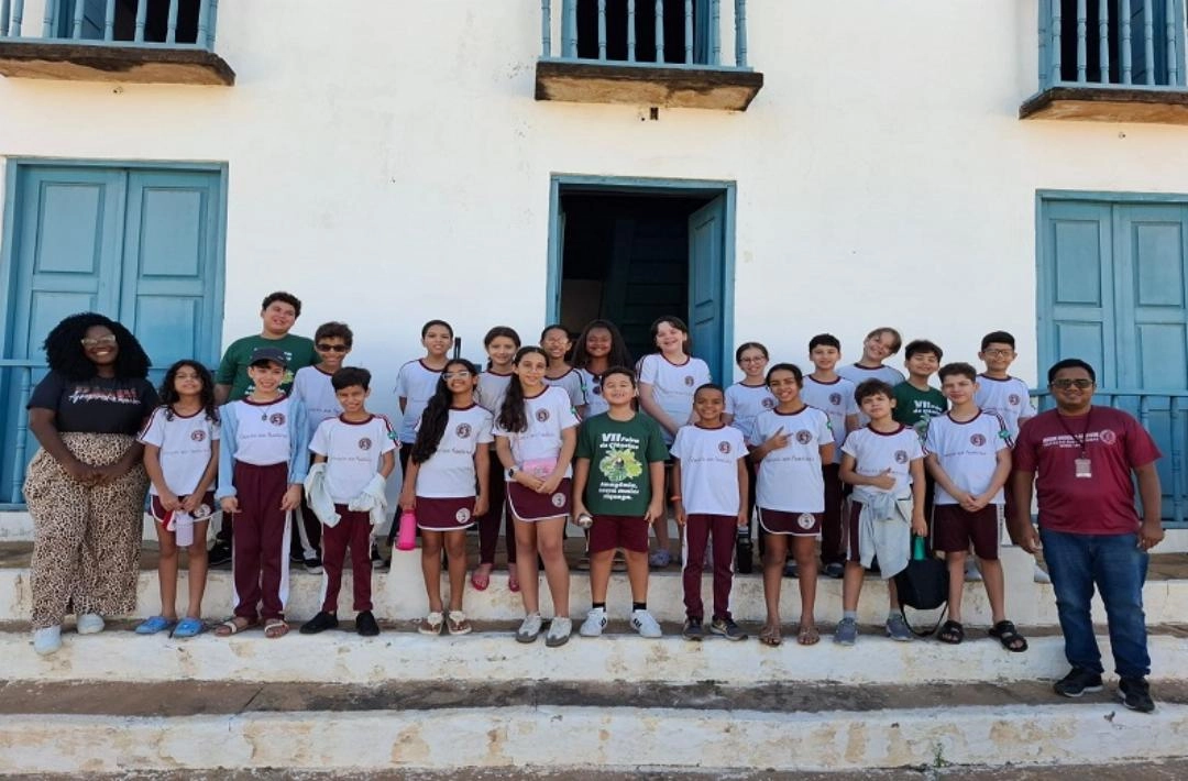 Alunos do 4º ano do Colégio Paulo Freire visitam a exposição “Piauí Afropindorâmico” em dia de aprendizado e cultura