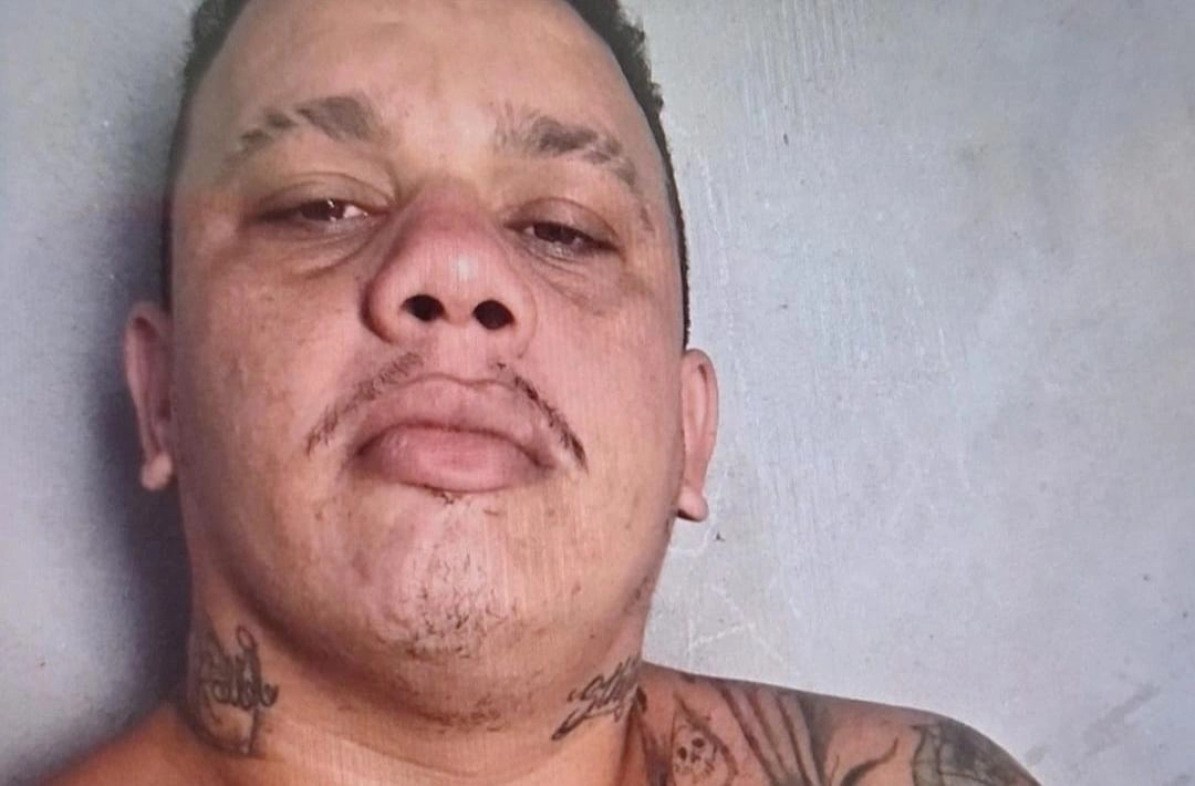 Suspeito de tráfico e violência doméstica contra a mãe é executado em Altos