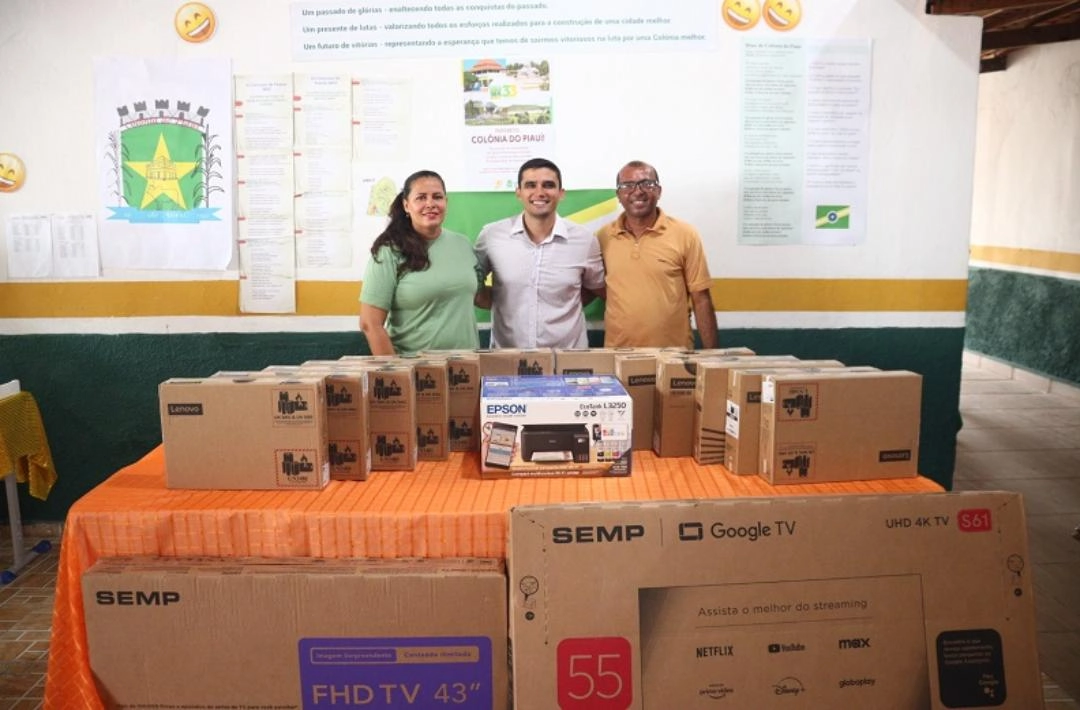 Prefeitura de Colônia do Piauí investe na educação com entrega de equipamentos escolares
