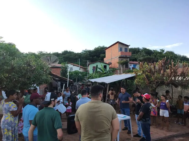 Ação social beneficia 100 famílias no bairro Várzea em Oeiras