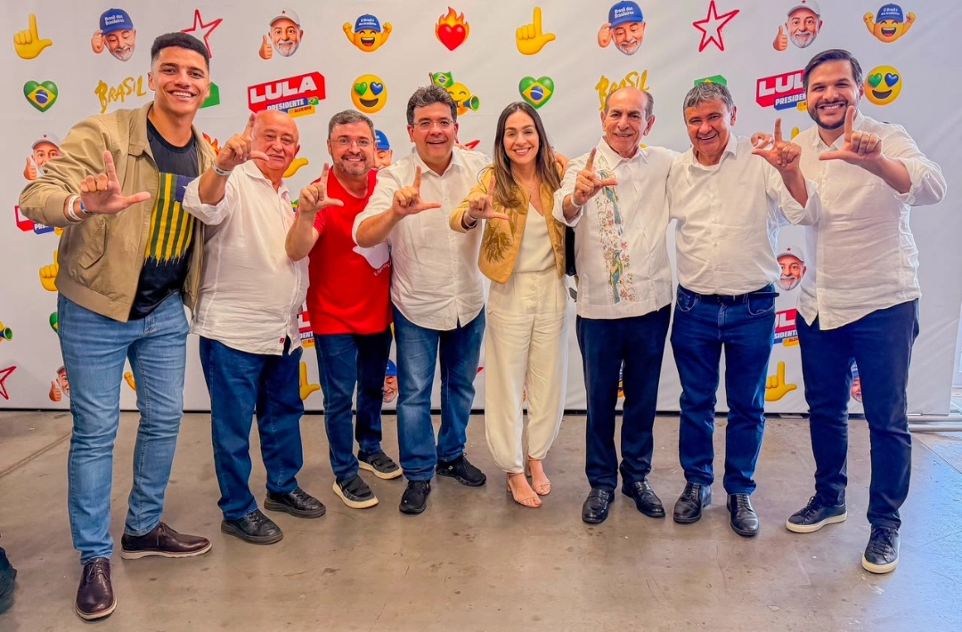 Rafael Fonteles acompanha convenção que confirma Lula na disputa presidencial