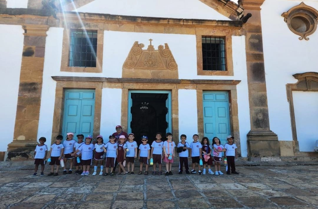 Infantil II da Sociedade Educacional Paulo Freire realiza aula-passeio sobre a história e os espaços de Oeiras