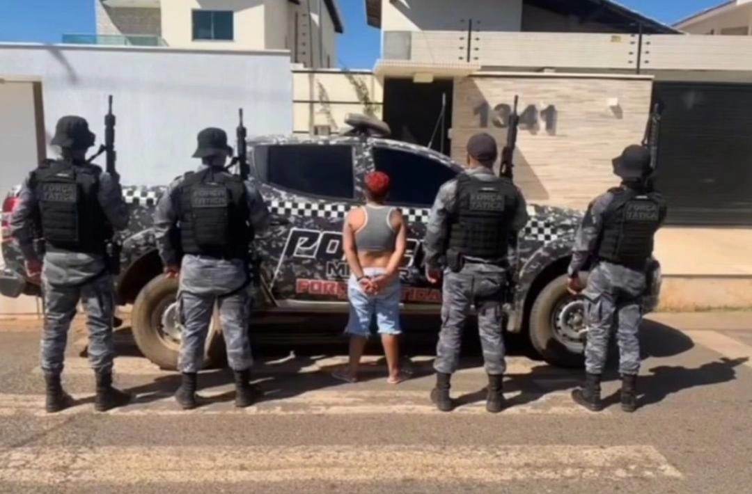 Mulher é presa com drogas e celulares durante ação policial em Picos