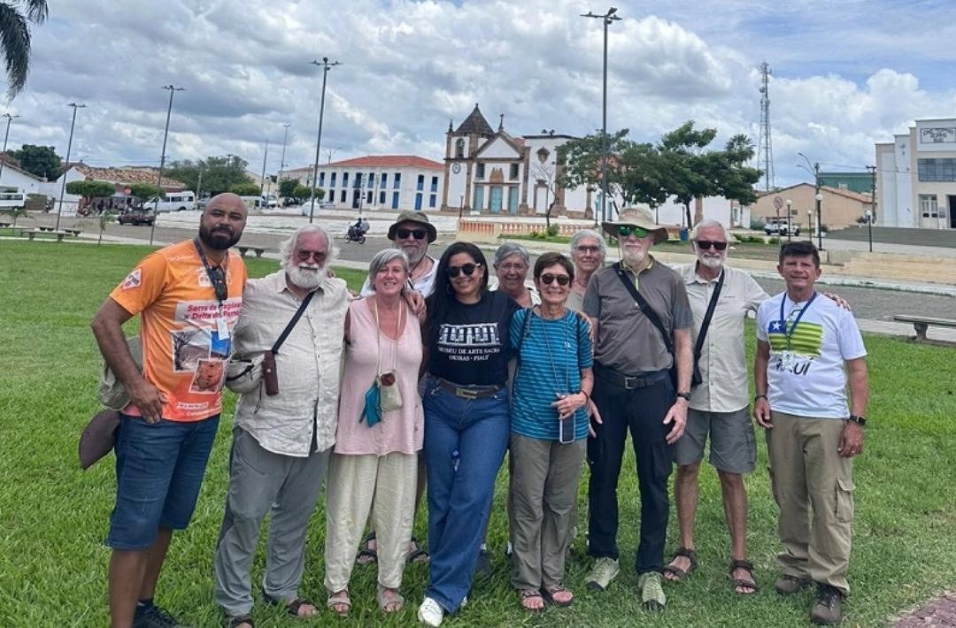 Turistas da Espanha visitam Oeiras e percorrem pontos históricos da cidade