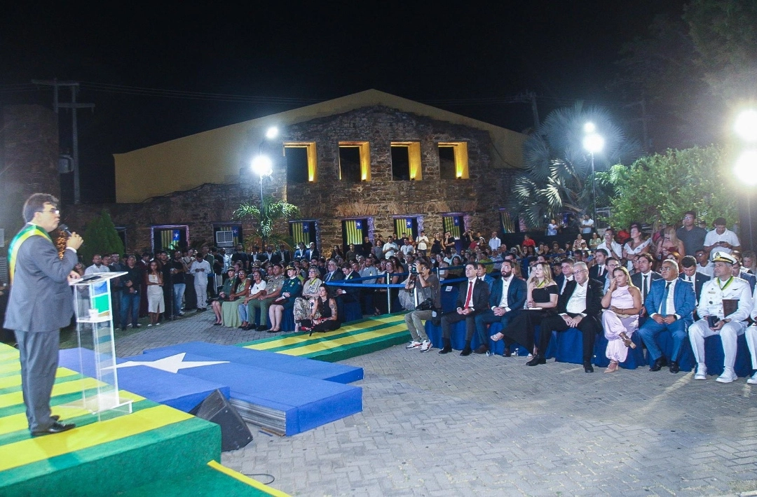 Rafael Fonteles participa de celebração do Dia do Piauí em Parnaíba e promete mais investimentos