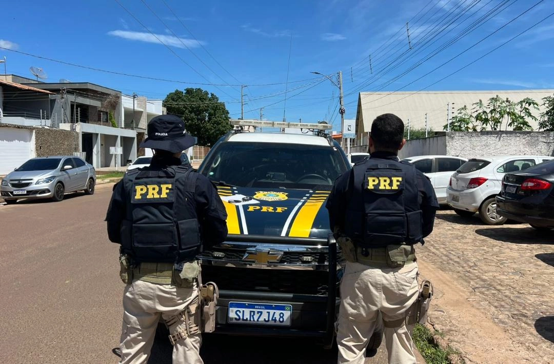 PRF prende oeirense foragido da Justiça por roubo durante fiscalização na BR-316 em Picos