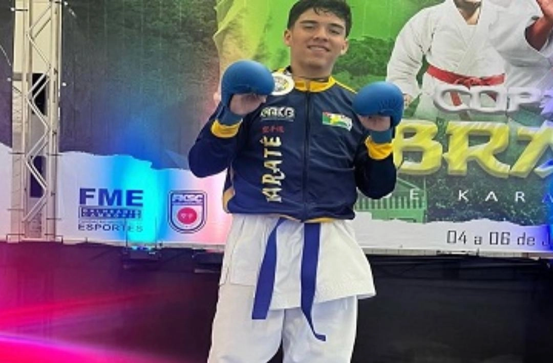 Aluno do Paulo Freire conquista medalha de prata na Copa Brasil de Karatê em Santa Catarina