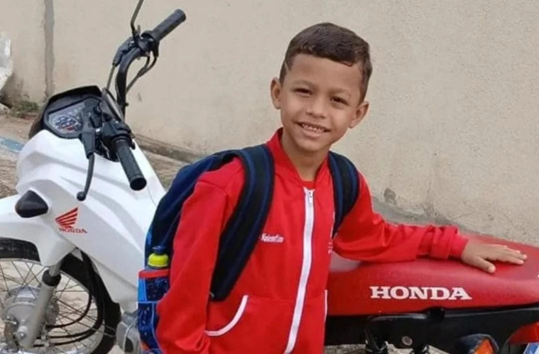 Vídeo mostra momento em que muro desaba e mata menino de 7 anos no Piauí