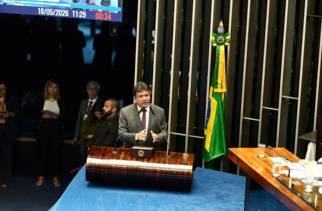 Rafael Fonteles recebe comenda do Senado por avanço do Piauí na alfabetização na idade certa