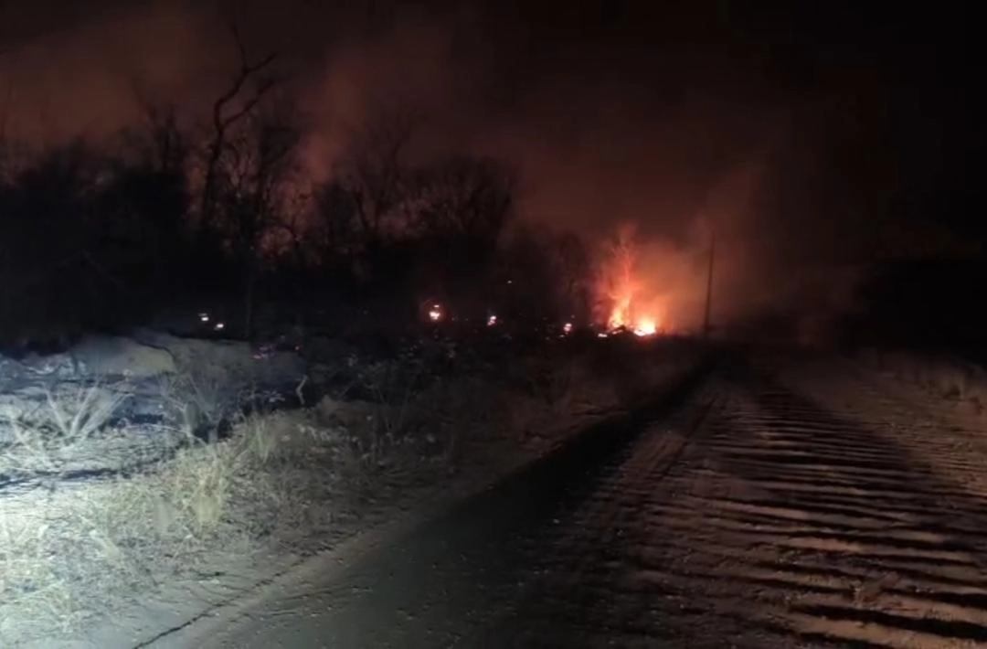 Bombeiros combatem incêndios em Oeiras e no povoado Contentamento