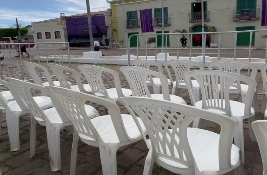 Espaço exclusivo garante acessibilidade durante o Sermão do Encontro na Procissão dos Passos em Oeiras