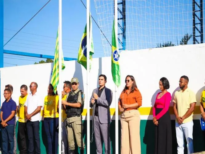 Prefeito Selindo Mauro inicia celebrações dos 32 anos de Colônia do Piauí com Hasteamento das Bandeiras