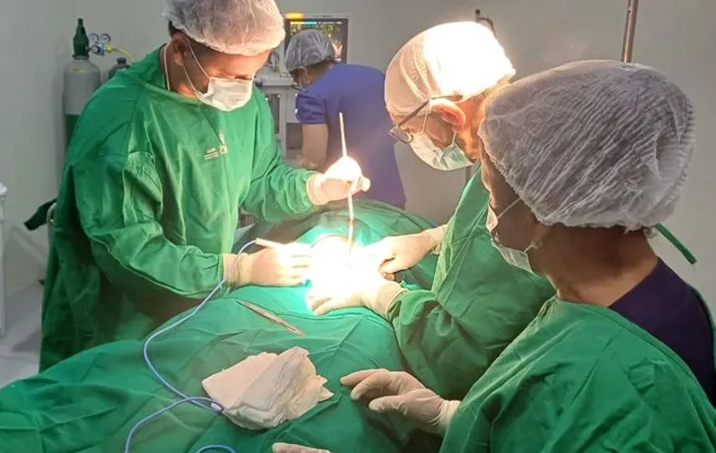 Hospital de Elesbão Veloso realiza cesariana de urgência na reabertura de centro cirúrgico