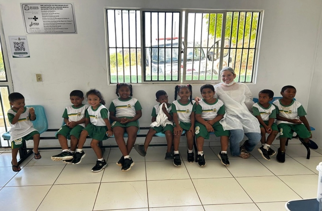 Crianças da Escola Maria Dolores Arrais recebem atendimento odontológico na UBS Fonte de Fátima